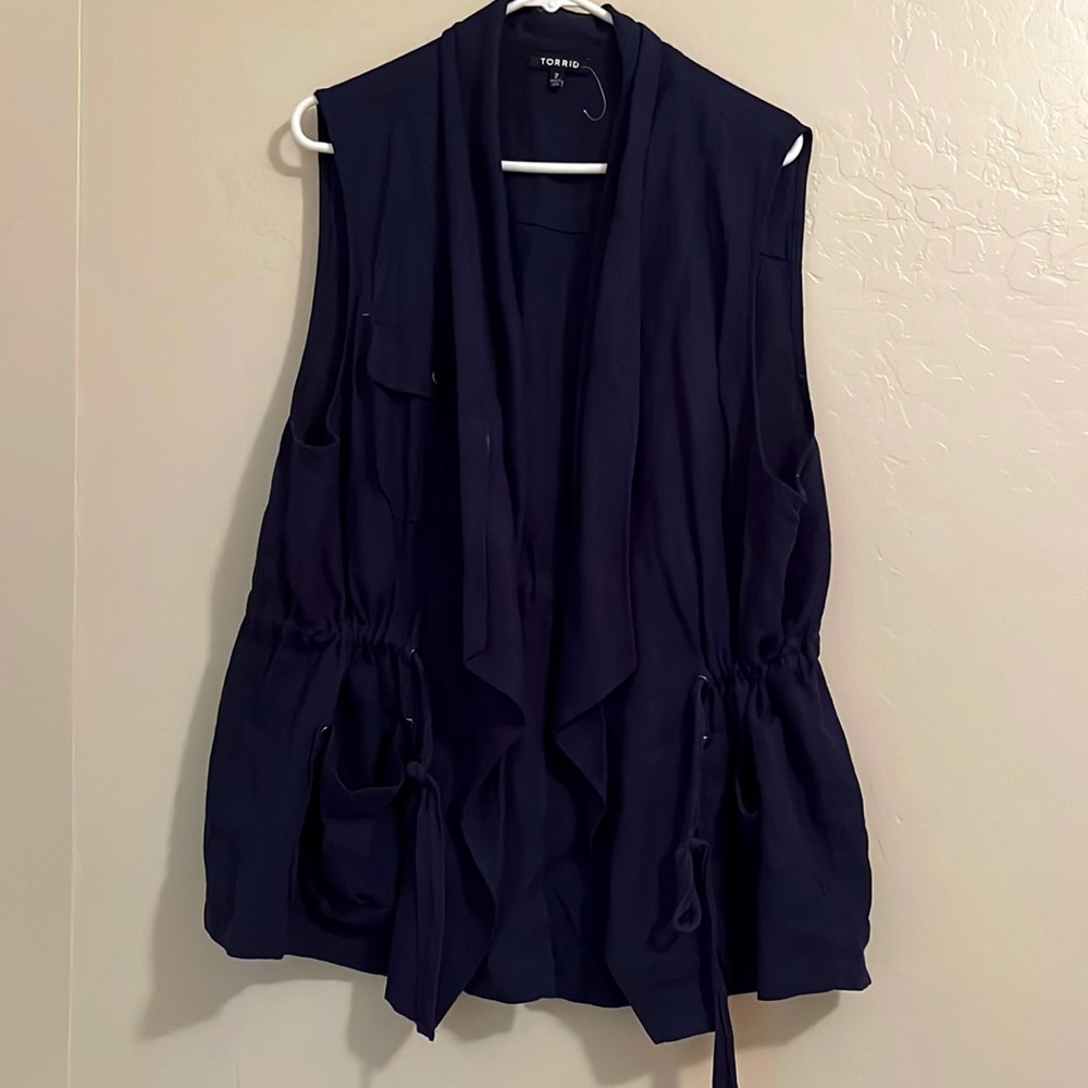 Torrid 2 navy blue utility vest with a cinched waist in